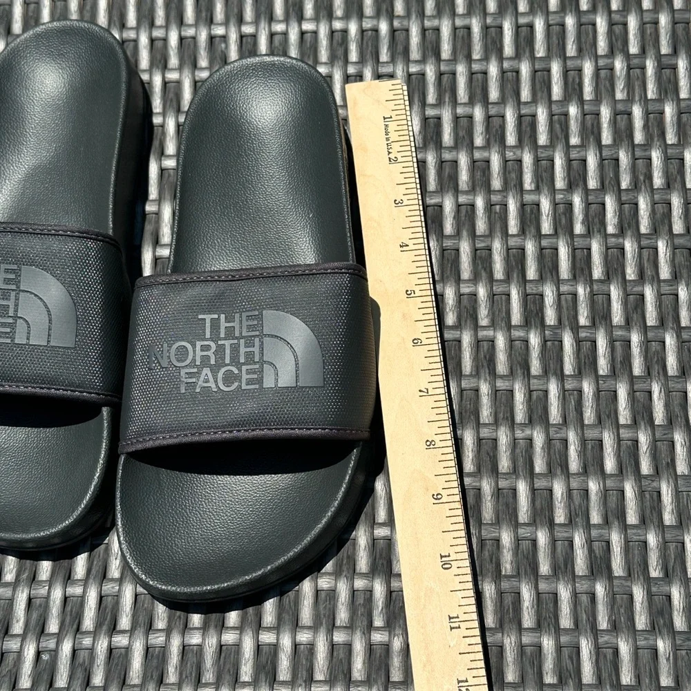 🌹THE‎ NORTH FACE Grey/black Men's Base Camp Slides shoes NWOT